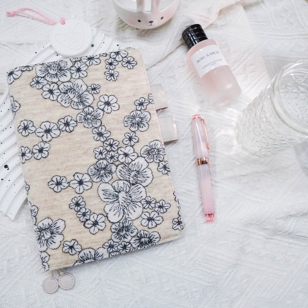 Planner Cover : White Fuzzy Floral Embroidery Fabric (B6) // Pre Order