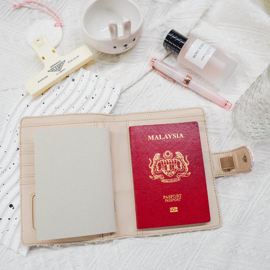 Planner Cover : White Anemone Fabric (TN Passport) // Pre Order