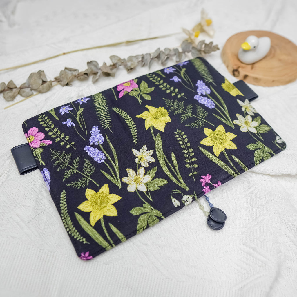 Planner Cover : Bright Yellow Floral & Lavender Embroidery Fabric (A5 / Hobo Cousin) // Pre Order