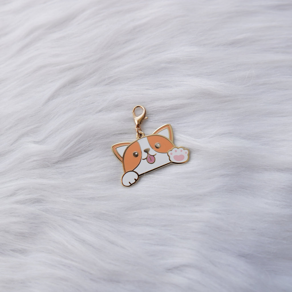 Dangling Charm : Let's Go Travel // Peeking Dog