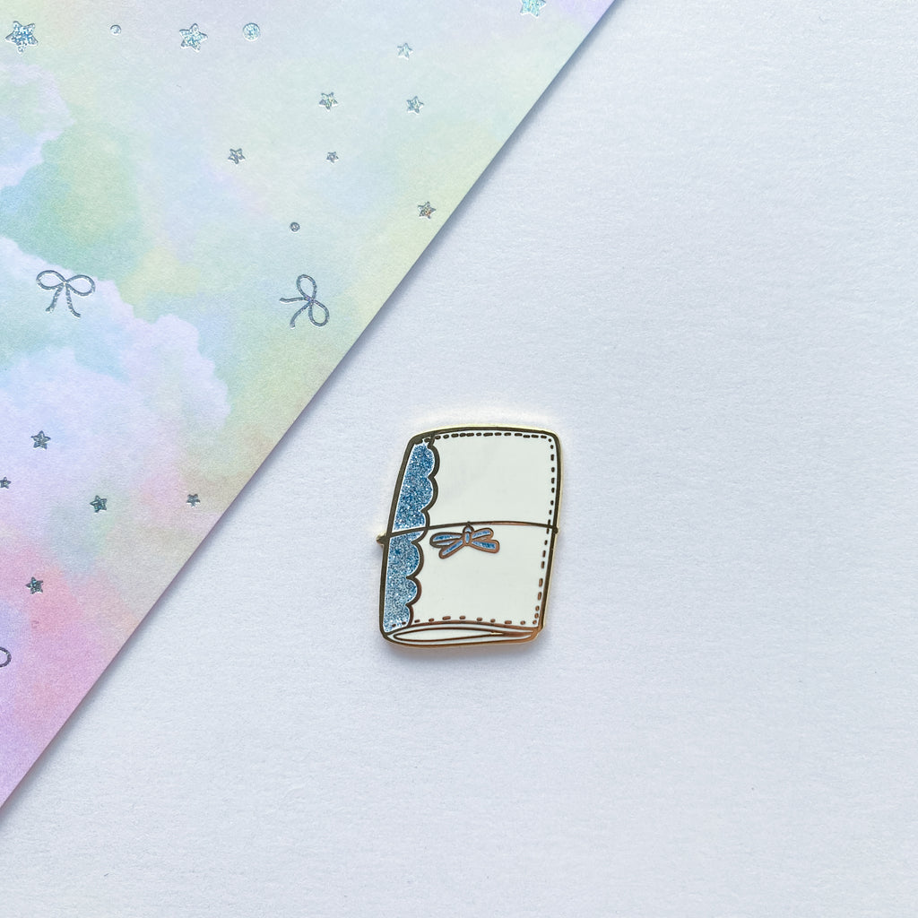 Pins : White / Blue Glitter Pelle Studio Planner //  Magnetic Backing